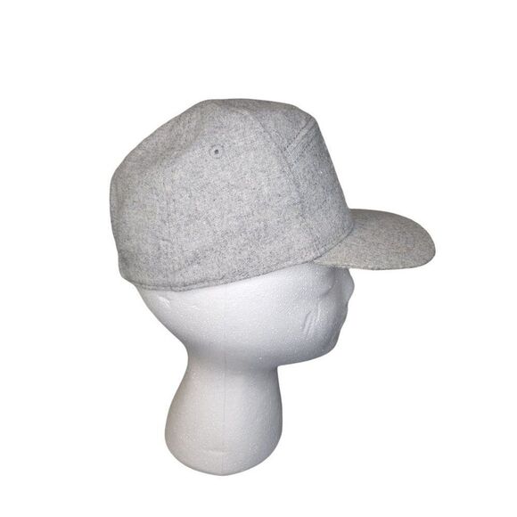 Old‎ Navy Conquer the world hat fitted sz medium Gray And White - Picture 2 of 5